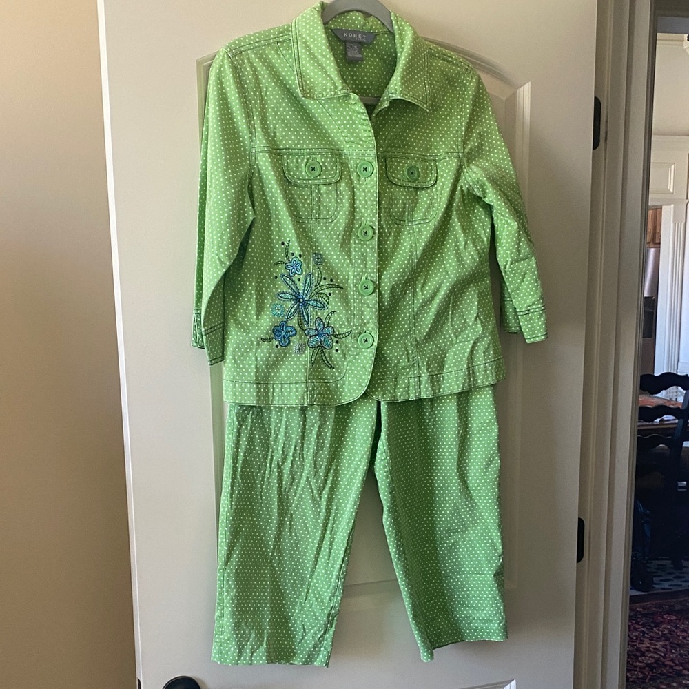 Koret Green Set with Blue Floral Embroidery